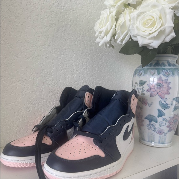Women's Air Jordan 1 High "Bubble Gum" - Picture 3 of 10